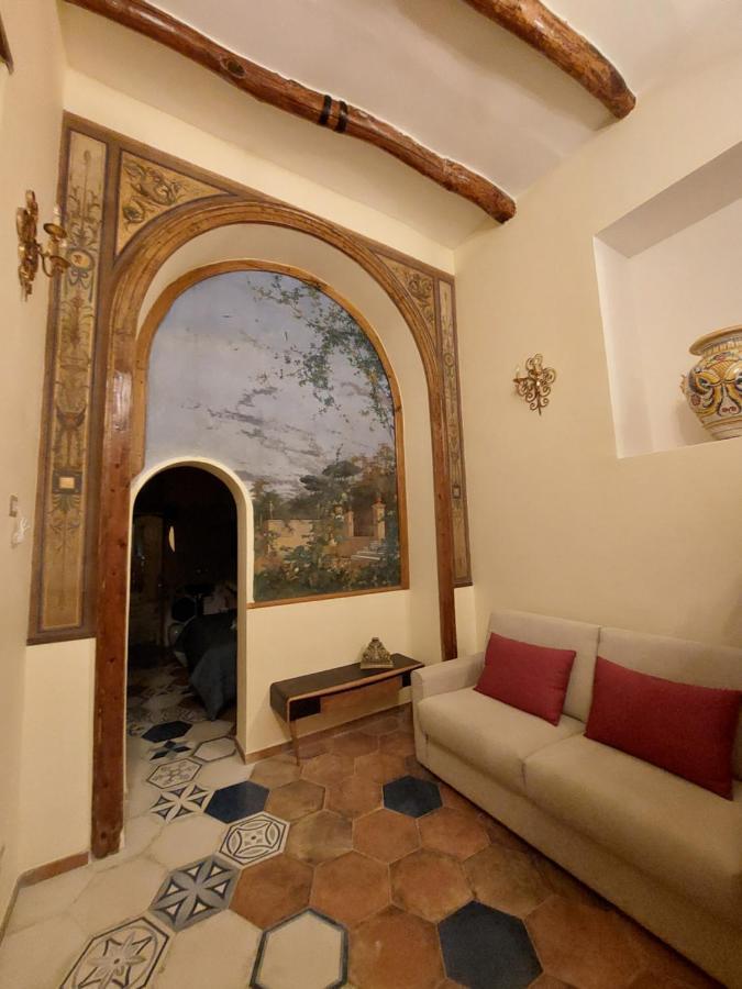 Dimora Storica "Le Stanze Di Dioniso" Villa Napoli Exterior foto