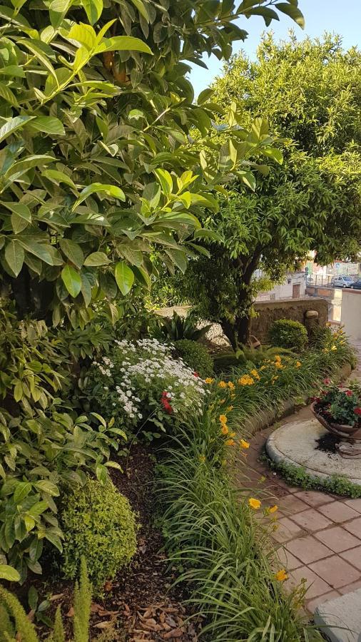 Dimora Storica "Le Stanze Di Dioniso" Villa Napoli Exterior foto