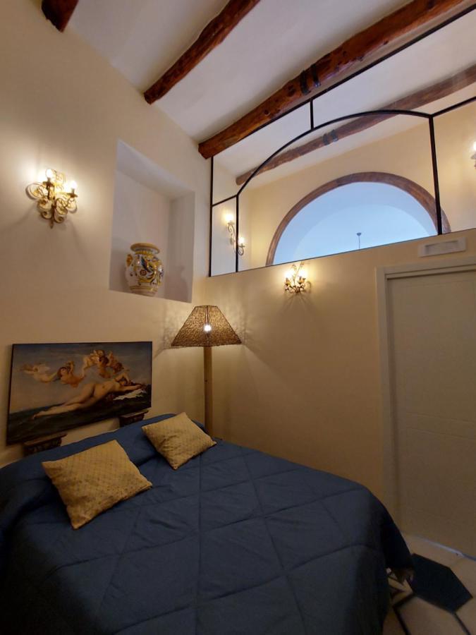 Dimora Storica "Le Stanze Di Dioniso" Villa Napoli Exterior foto